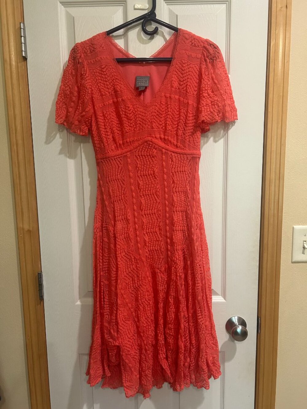Rabbit Rabbit Rabbit Lacy Coral Midi Dress with V Neck and Flutter Sleeves Sz 6
